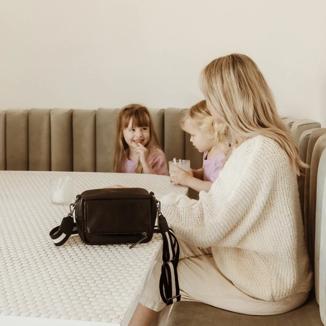 OiOi Playground Cross Body - Jet Black